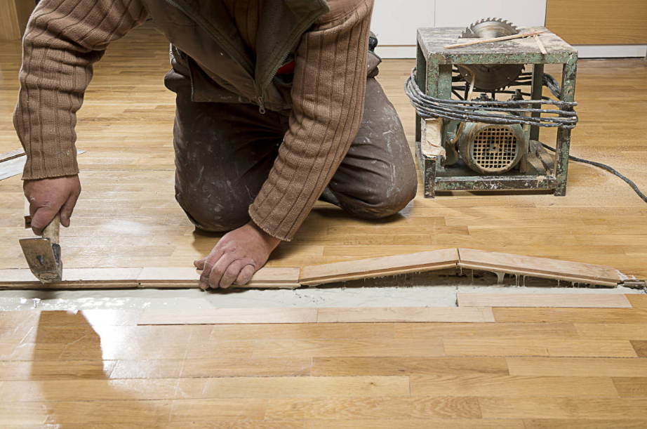 gambar cara memperbaiki lantai kayu
