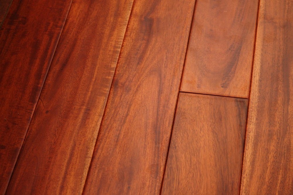 lantai kayu mahoni