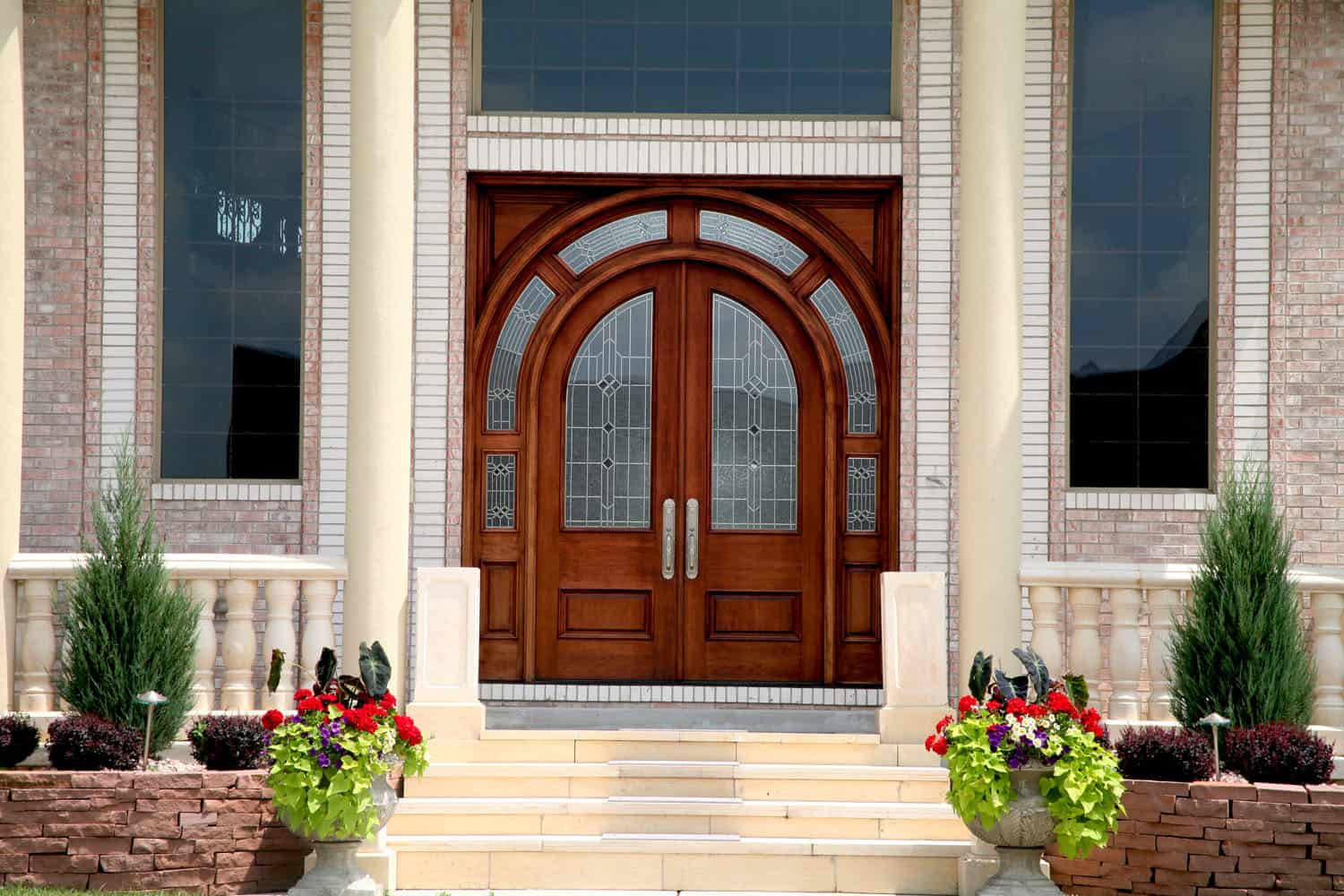 5 Pintu Kayu yang Cocok untuk Seluruh Desain Rumah — Courtina | Courtina